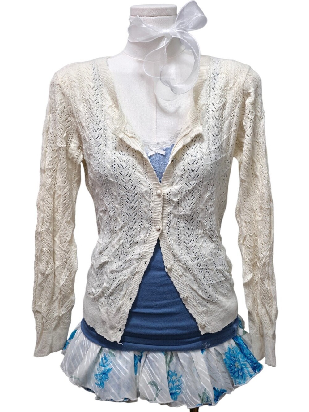 Sorridere Japanese brand cream knit cardigan with long sleeve and  decorative